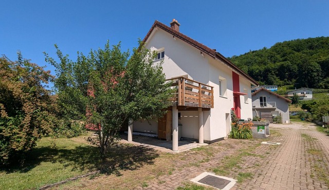 Comfortable cottage with terrace, near leisure and slopes
