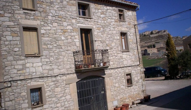Comfort, great views 110kms from Barcelona on Route of the Cisters