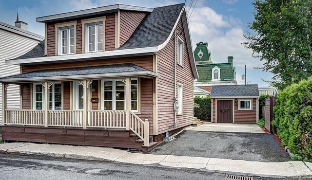 Comfort in the historic district of Old Lévis - 10 min from ferry to Old Quebec