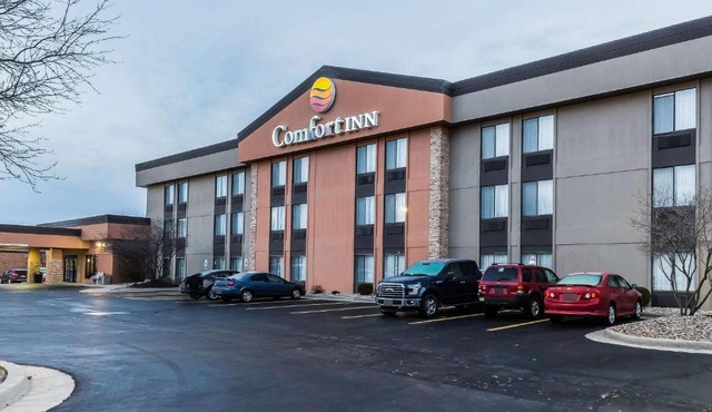 Comfort Inn Alton near I-255