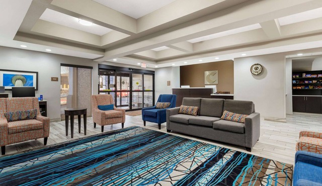 Comfort Inn and Suites Near Medical Center