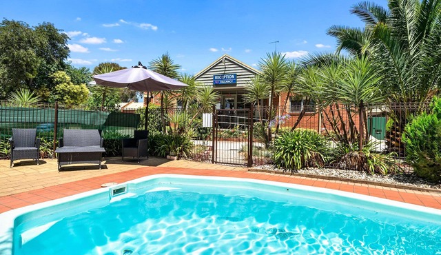 Comfort Inn Coach & Bushmans