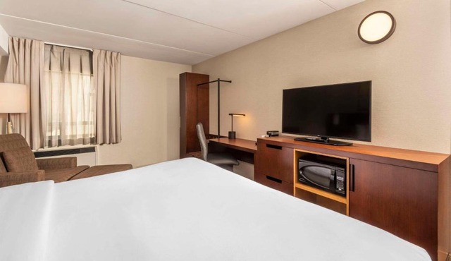 Comfort Inn Hamilton - Stoney Creek