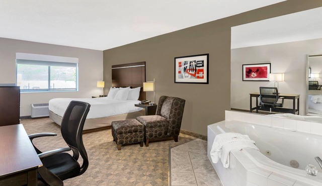 Comfort Inn Huntington near University area