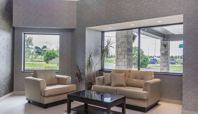 Comfort Inn Levis