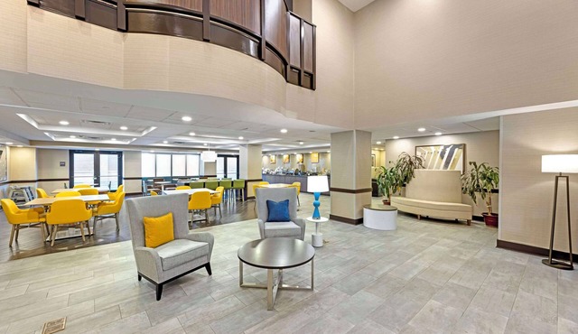 Comfort Inn & Suites Arlington Heights - Schaumburg