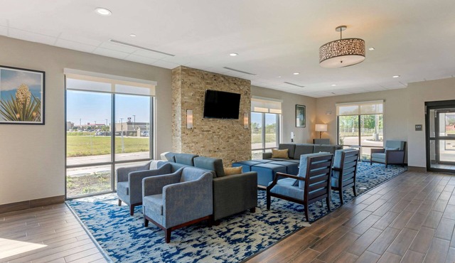 Comfort Inn & Suites Balch Springs - SE Dallas