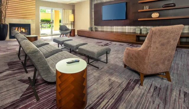 Comfort Inn & Suites Bethlehem Lehigh Valley Airport