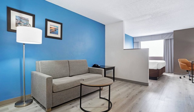 Comfort Inn & Suites Crystal Inn Sportsplex