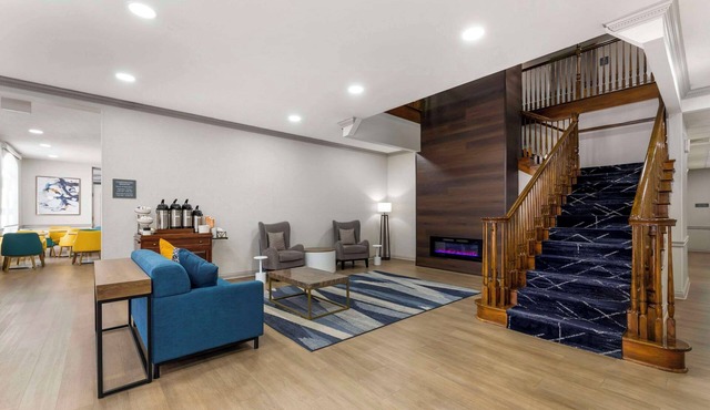 Comfort Inn & Suites Cuyahoga Falls - Akron