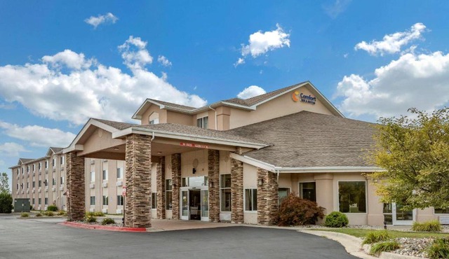Comfort Inn & Suites Dimondale