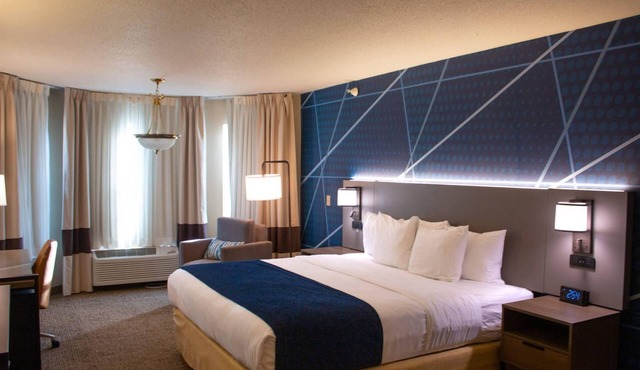 Comfort Inn & Suites Geneva - West Chicago