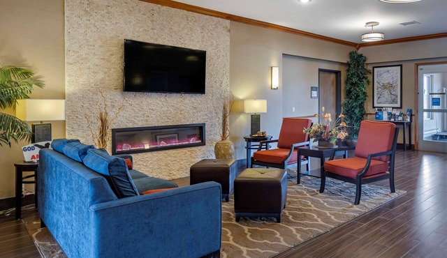 Comfort Inn & Suites Greenville I-70