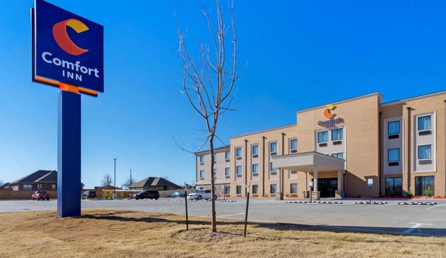 Comfort Inn & Suites Harrah