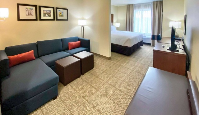Comfort Inn & Suites Harrah