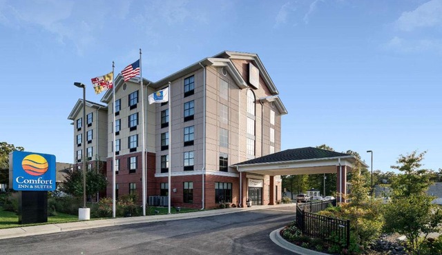 Comfort Inn & Suites Lexington Park near Pax River