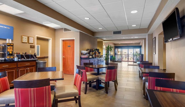 Comfort Inn & Suites LaGrange East