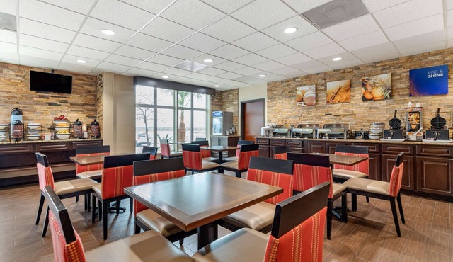 Comfort Inn & Suites Lakeside