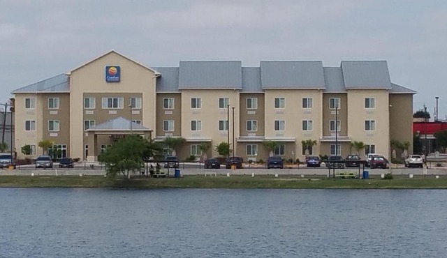 Comfort Inn & Suites Lakeside