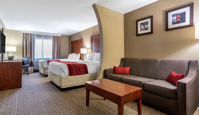 Comfort Inn & Suites Leeds I-20