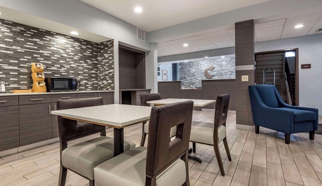 Comfort Inn & Suites Liverpool - Syracuse