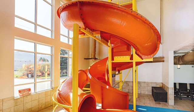 Comfort Inn & Suites Logan Near University