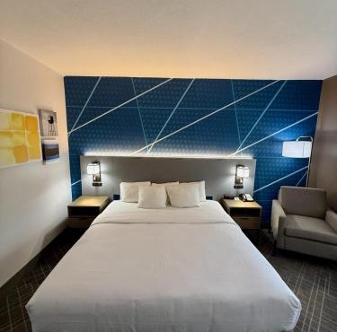 Comfort Inn & Suites Love Field-Dallas Market Center