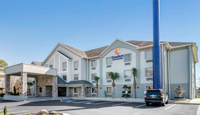 Comfort Inn & Suites Macon North I-75