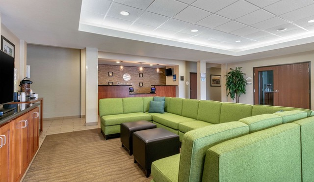 Comfort Inn & Suites Marion I-57