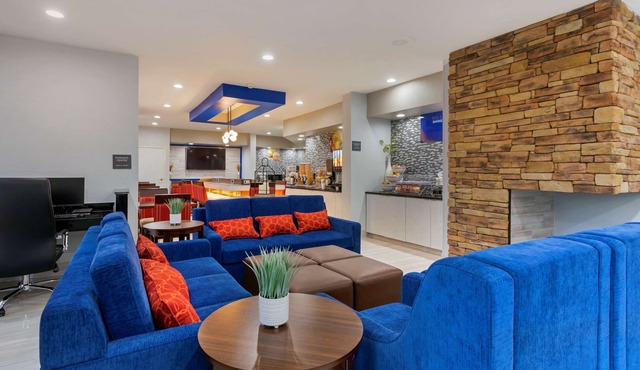 Comfort Inn & Suites Memphis East