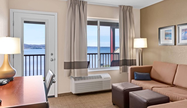 Comfort Inn & Suites Munising-Lakefront