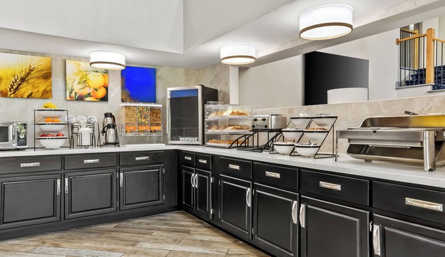 Comfort Inn & Suites Nashville Near Tanger Outlets I-24 Antioch
