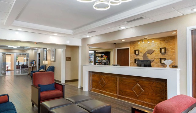 Comfort Inn & Suites - near Robins Air Force Base Main Gate