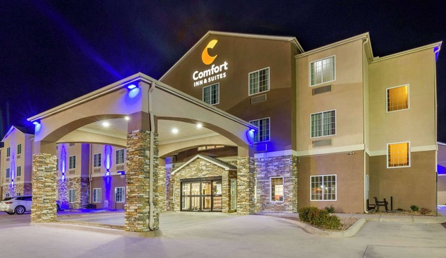 Comfort Inn & Suites near Bethel College