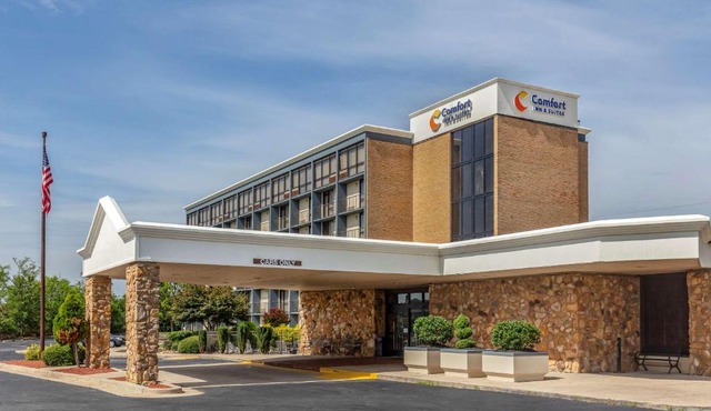 Comfort Inn & Suites near Danville Mall