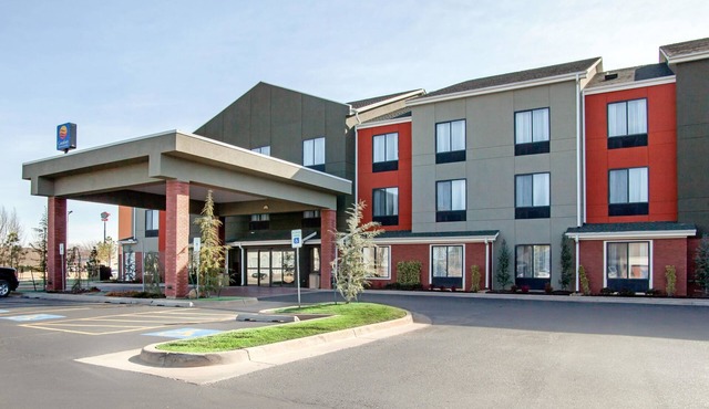 Comfort Inn & Suites Norman near University