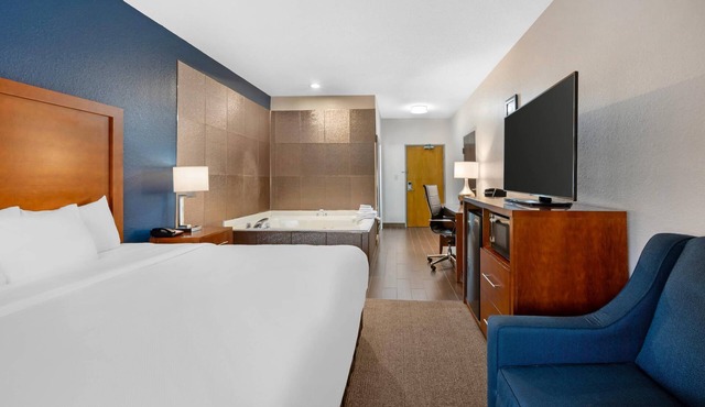 Comfort Inn & Suites North Greenfield