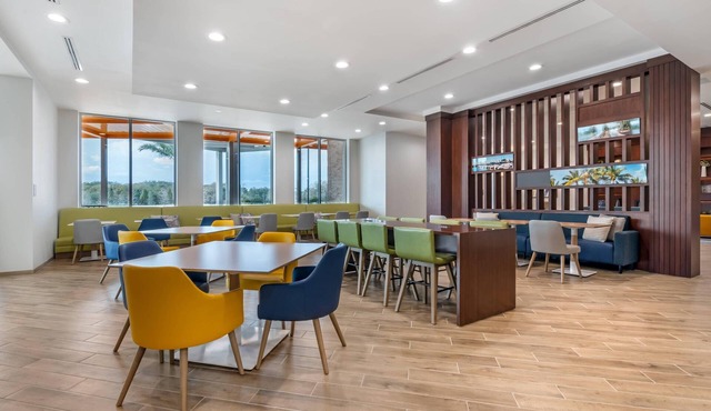 Comfort Inn & Suites Orlando Sanford Airport