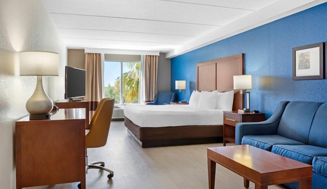 Comfort Inn & Suites Orlando North