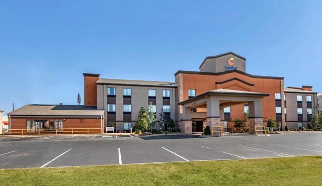 Comfort Inn & Suites Pauls Valley - City Lake