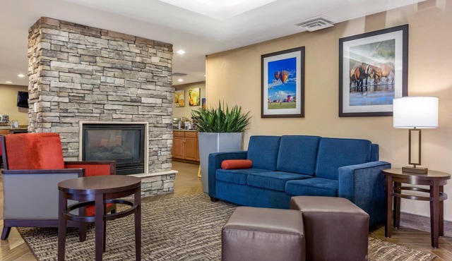 Comfort Inn & Suites Phoenix North/Deer Valley
