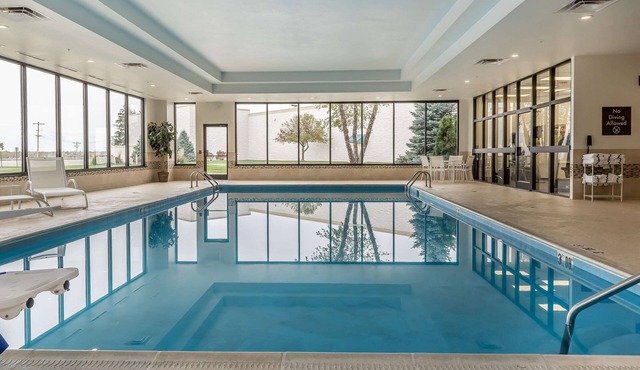 Comfort Inn & Suites Piqua-Near Troy-I75