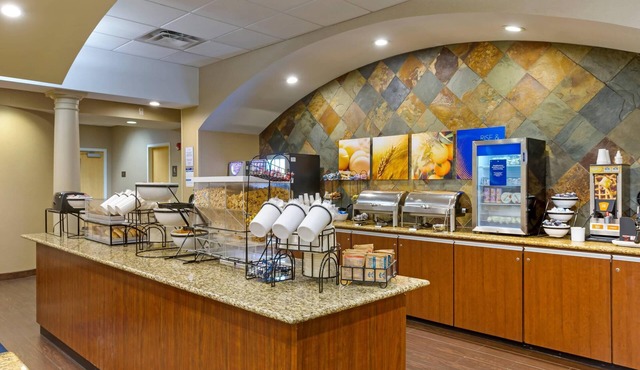Comfort Inn & Suites Presidential - Downtown Little Rock
