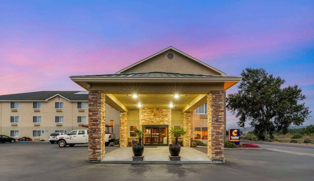 Comfort Inn & Suites Redwood Country