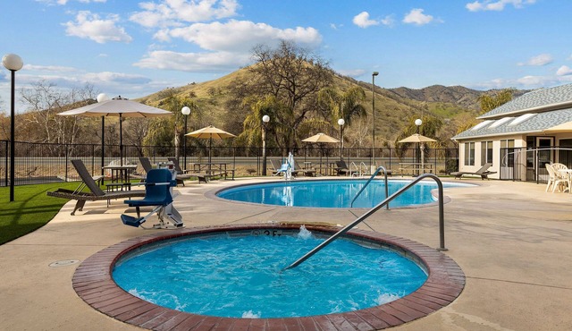 Comfort Inn & Suites Sequoia/Kings Canyon