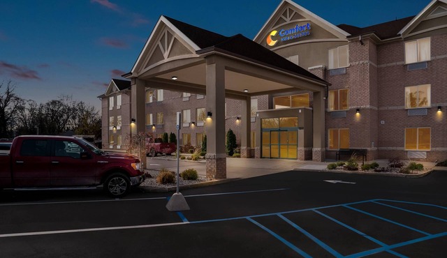 Comfort Inn & Suites Taylor - Detroit