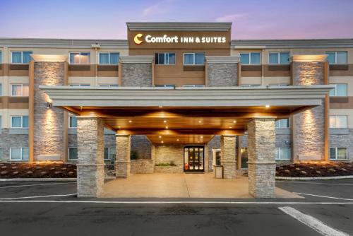 Comfort Inn & Suites Tigard near Washington Square