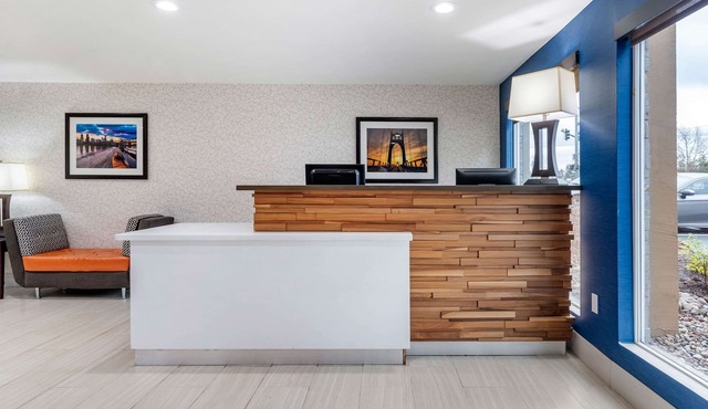 Comfort Inn & Suites Tigard near Washington Square