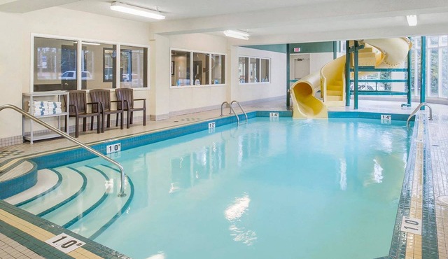 Comfort Inn & Suites University