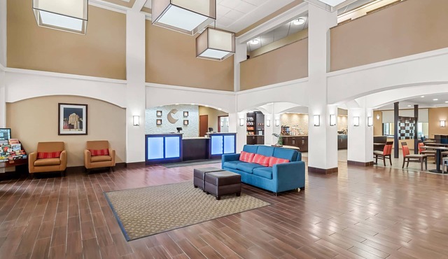 Comfort Inn & Suites